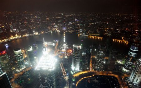 俯看夜晚的上海图片