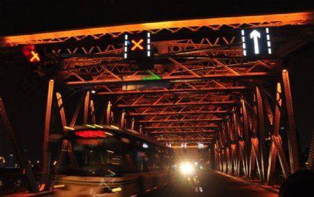 夜白渡桥图片