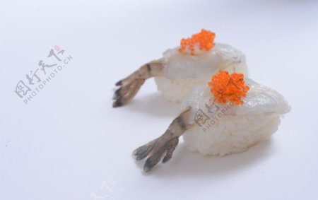 鲜虾鱼籽寿司图片
