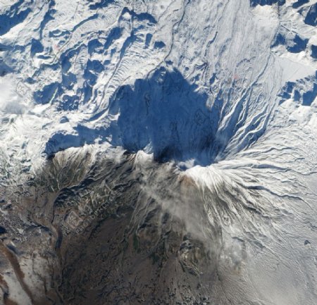 茹帕诺夫斯基火山图片