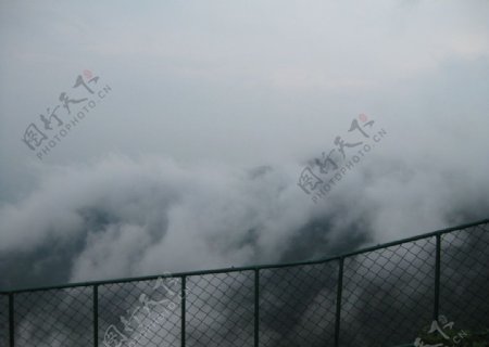 罗浮山雾景图片