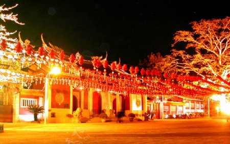 梵天寺夜景图片