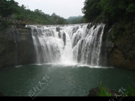台湾十分大瀑布图片