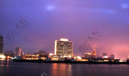 广州市白天鹅宾馆夜景图片