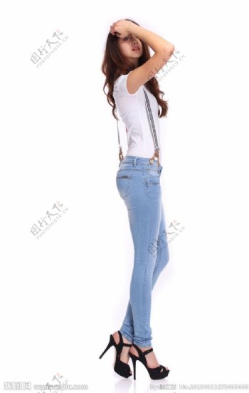 牛仔裤女模特图片