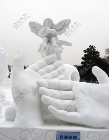 哈尔滨冰雪展雪雕天国阶梯图片