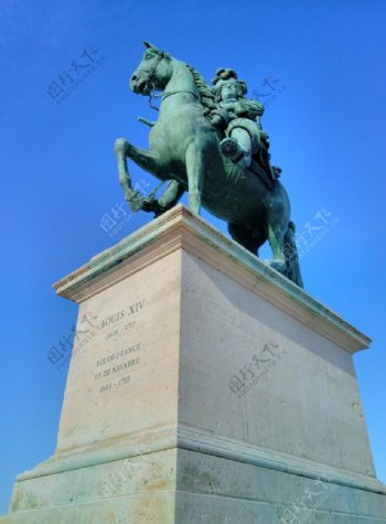 路易十四雕像图片