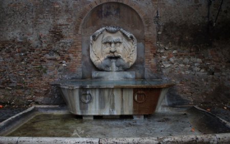 古罗马喷泉图片
