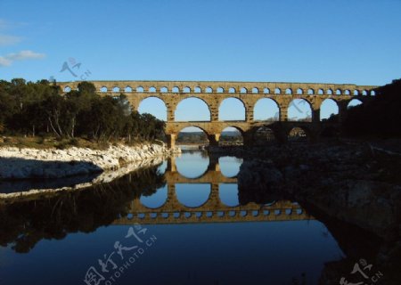 法国卡尔卡松嘉德水道桥图片