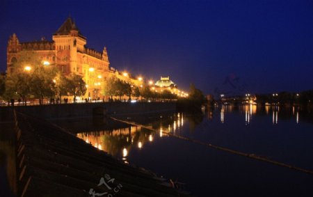 布拉格卡夫卡夜景图片