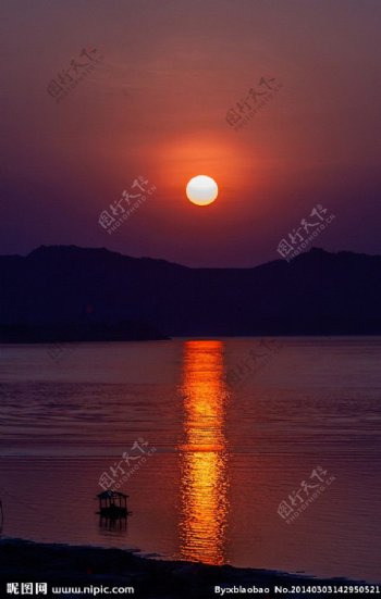 日落伊洛瓦底江图片