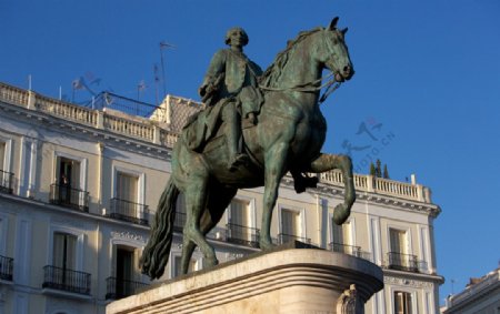 西班牙查理三世国王纪念像图片