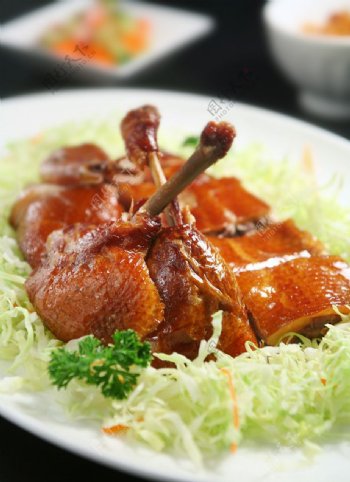 传统名菜樟茶鸭图片