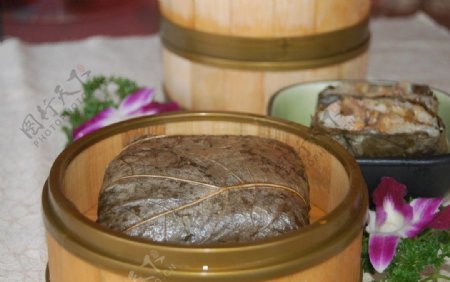 荷叶糯米饭团图片