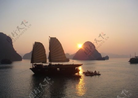 越南下龙湾夕阳图片