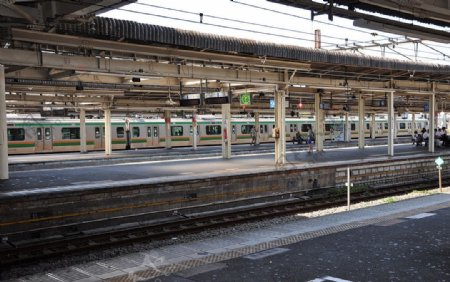 日本电车站台图片