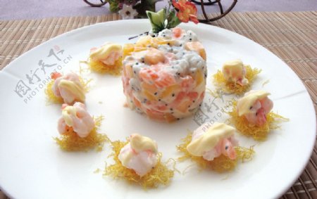 鲜果沙拉三文鱼水晶虾仁图片