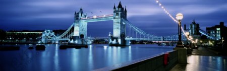 伦敦塔桥夜景图片