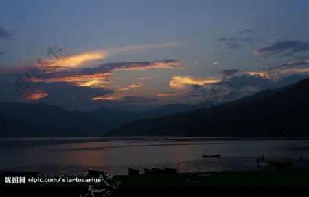 费瓦湖夕阳图片