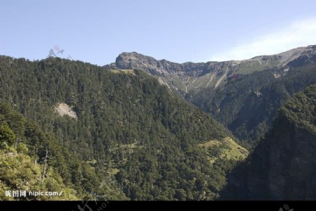 台灣南投遠眺玉山主峰图片