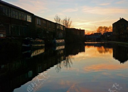 英国伦敦附近的哈格斯顿小镇的日落图片