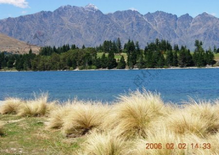 新西兰藍色的湖图片