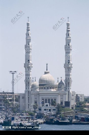 土耳其类似国会的双塔清真建筑图片