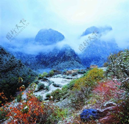 香格里拉乡间风景图片