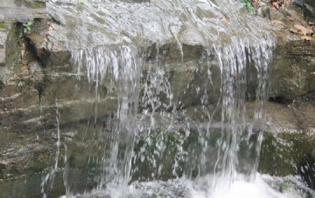 石壁流水图片