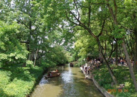 旅游景区河道风景图片