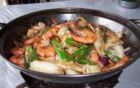 干锅尤鱼虾图片