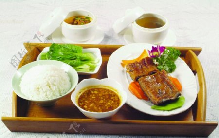 日式烤鳗鱼饭图片