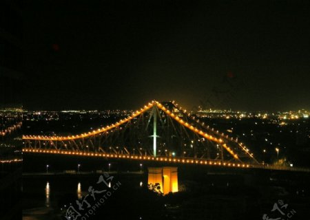故事桥夜景图片