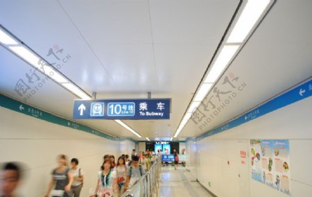 北京地铁10号线图片