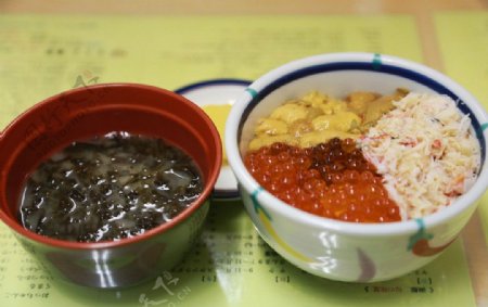 日本料理鱼子酱拌饭图片