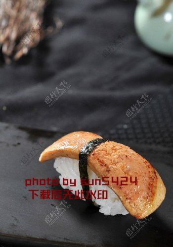 鹅肝寿司图片