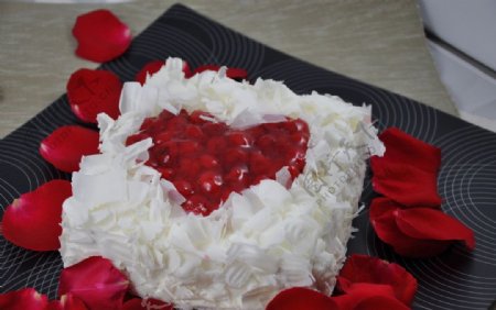 白色恋曲蛋糕图片