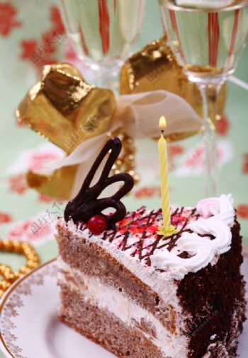 香槟巧克力蛋糕图片