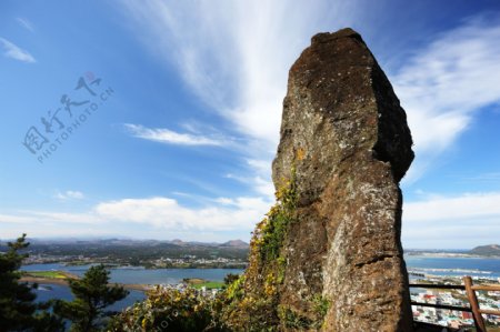 日出峰巨石图片