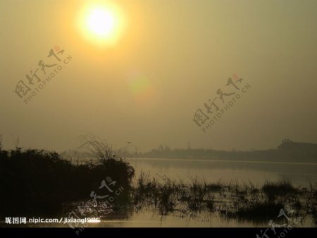 日落湖图片