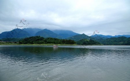 雅女湖图片