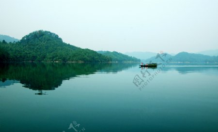 陡水湖全景图片