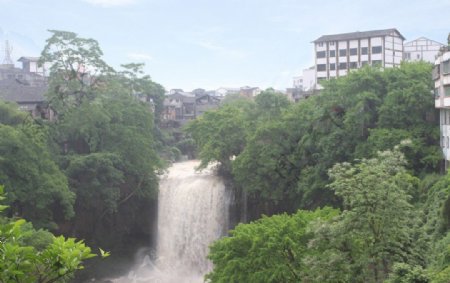 东溪瀑布图片