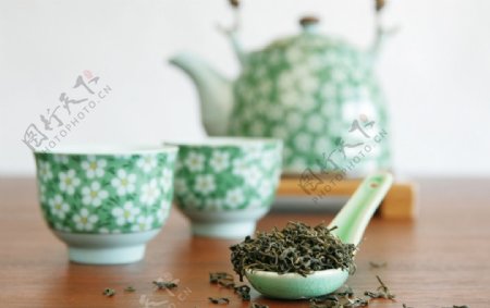 茶壶茶水图片