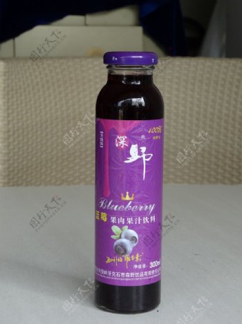 蓝莓野果汁图片