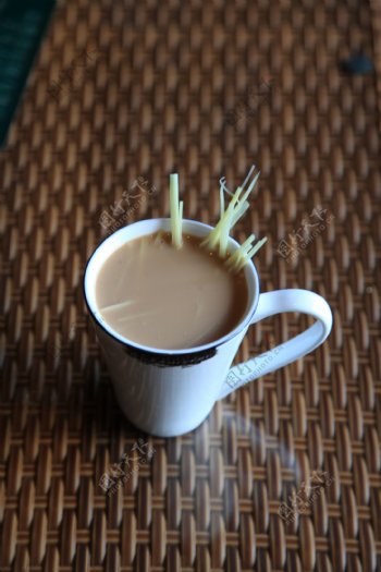 姜汁奶茶原味奶茶图片
