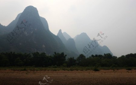 漓江烟雨图片