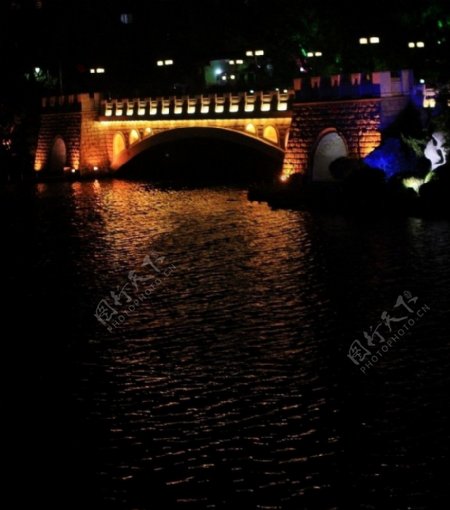 石桥夜色图片
