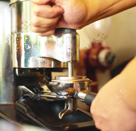 咖啡机煮咖啡图片