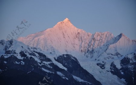 梅里雪山日照金山图片